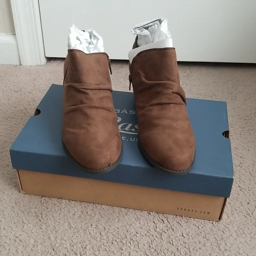 NWB G.H. Bass & Co. Chestnut Ruched Erica Ankle Boot